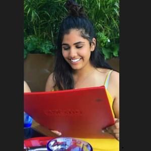 Meet your Posher, Malika